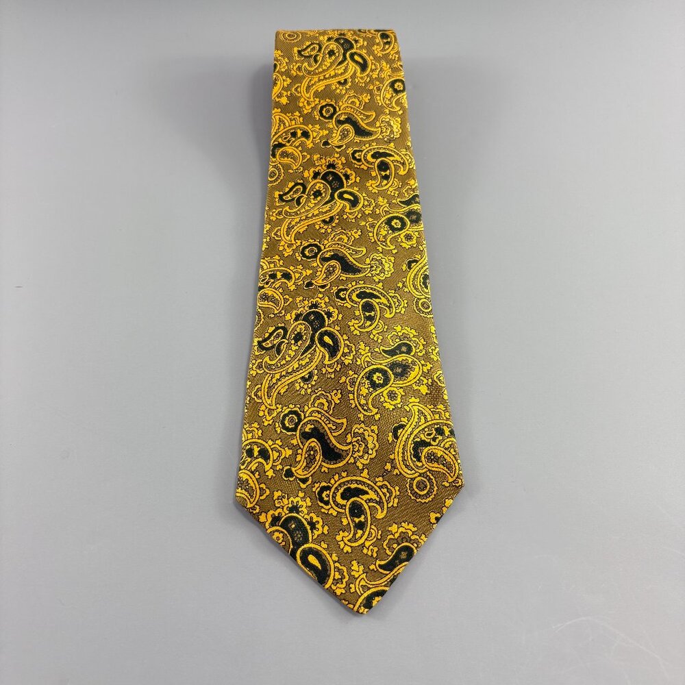 Sears Kings Road Shop Gold / Black Paisley Men's Tie 4" x 57" Vintage